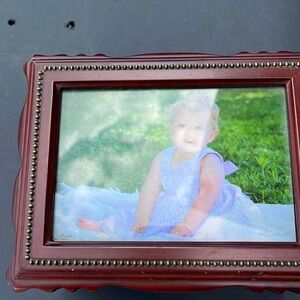 2002 Bombay Picture Box gently used.